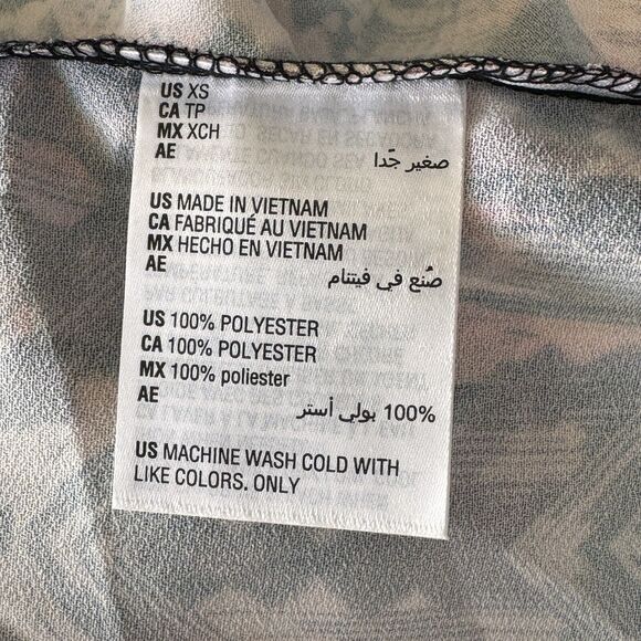 Bar III X-Small Button-Up Top Cold-Shoulder Long Ruffled Sleeve Abstract Snake - Picture 10 of 11